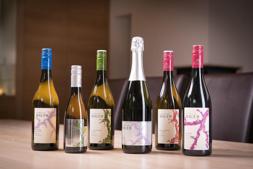 Hotel Weingut Familie Bauer Grossriedenthal Esterno foto