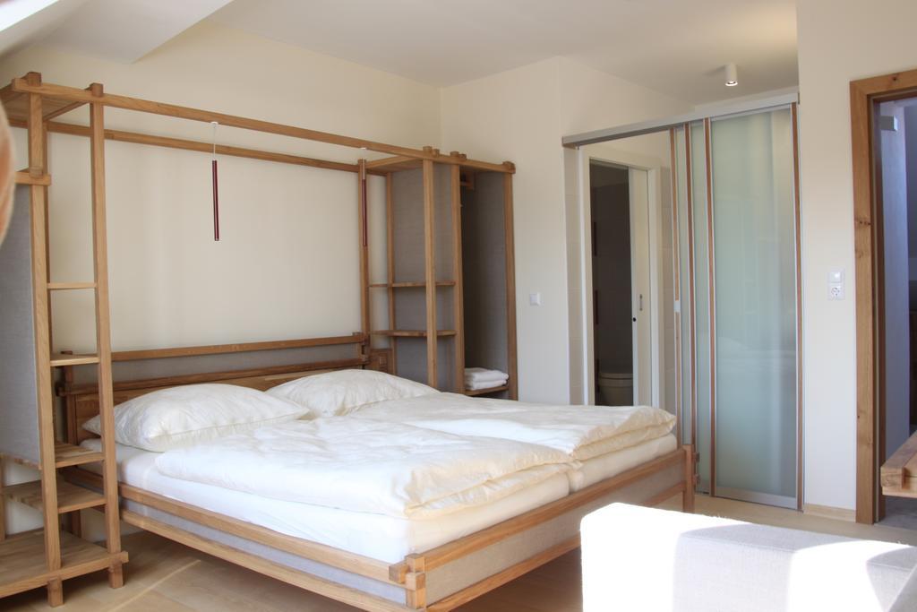 Hotel Weingut Familie Bauer Grossriedenthal Esterno foto